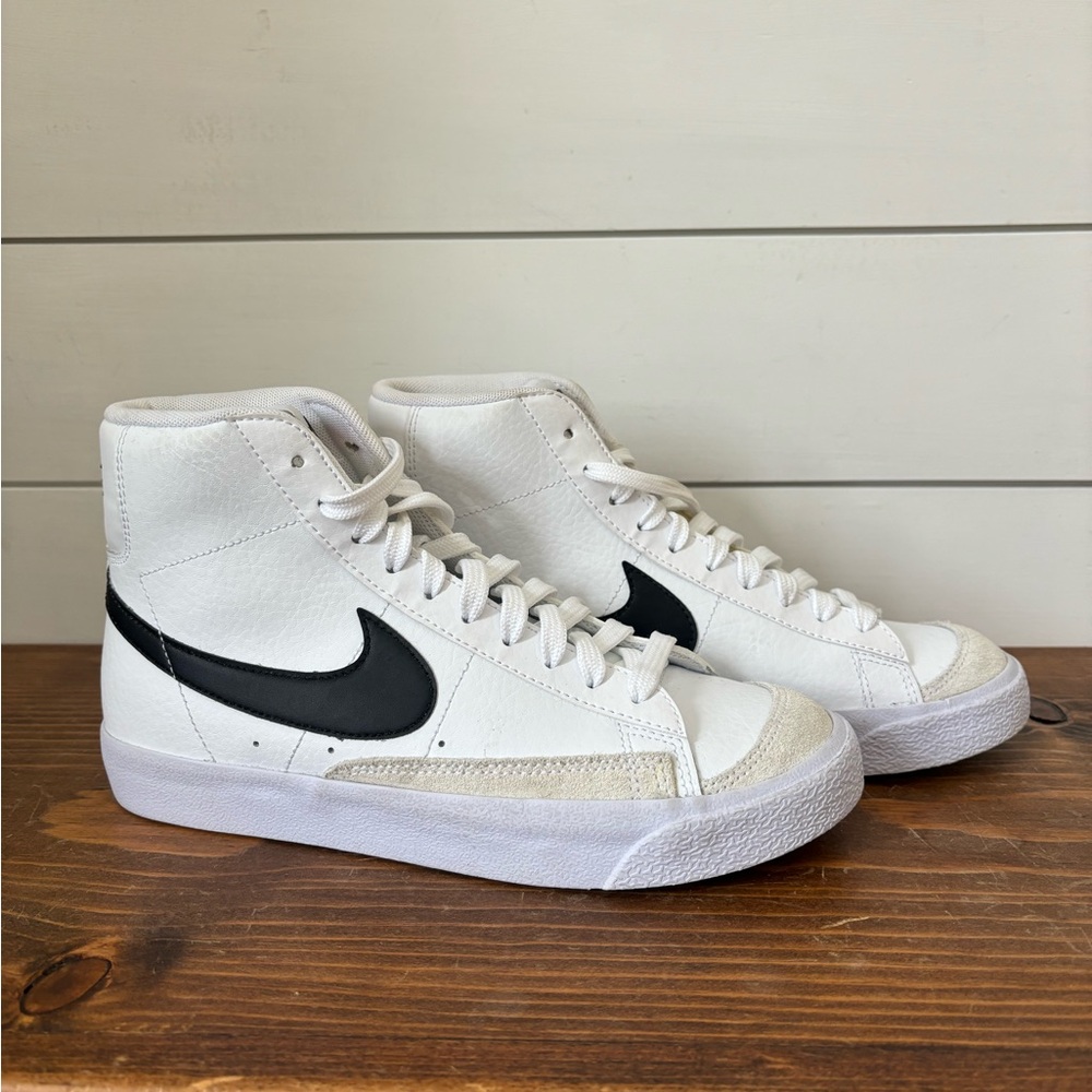 NEW .. NIKE black and white Blazer mid ‘77 hightops - Picture 1 of 9